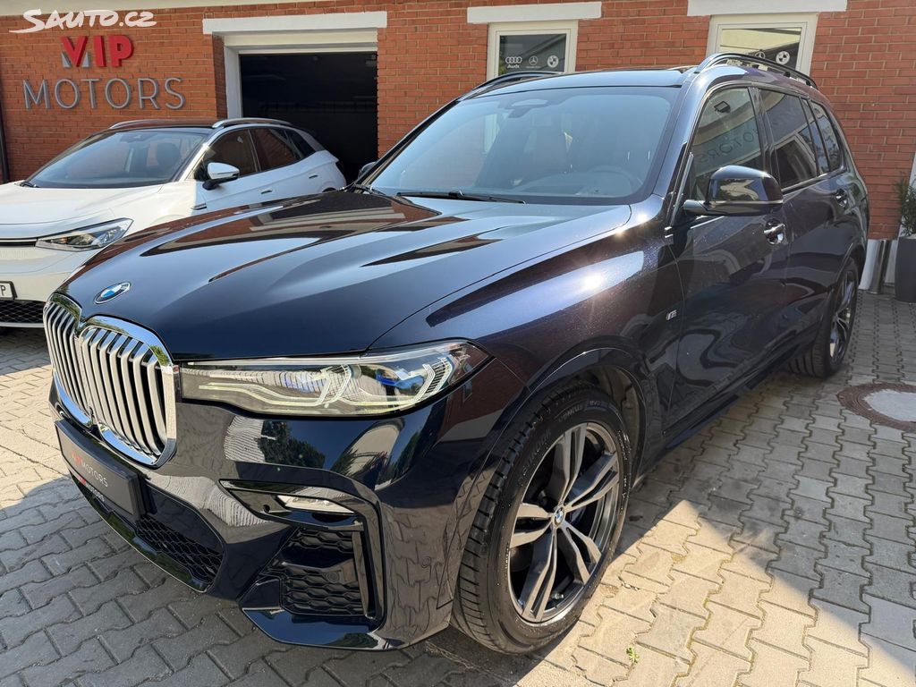 BMW X7, 40xD-INDIVID-MASÁŽE-R21-B&W-ČR